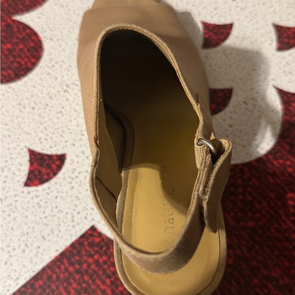 Naturalizer Tan Minimalist Slingback Sandals Size 7.5 - Picture 7 of 9